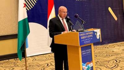 وزير الصناعة يستعرض جهود مصر بمجالي الصناعة والنقل وسبل زيادة التعاون بين مصر وجيبوتي