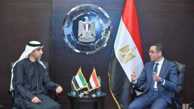  وزير الاستثمار يبحث مع وزير التجارة الخارجية الإماراتي سبل تعزيز التعاون الاقتصادي والاستثماري