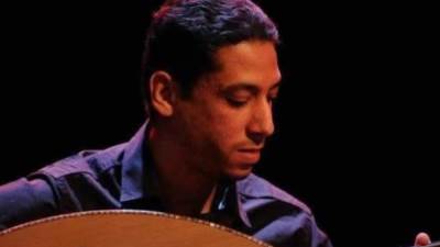 وفاة عازف العود هشام عصام متأثراً بإصابته في حادث سير