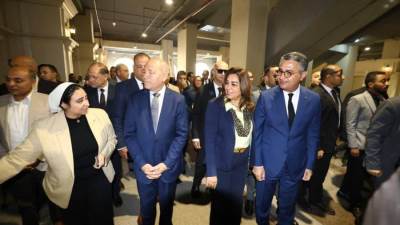 وزيرا التموين والتجارة الداخلية والتنمية المحلية ومحافظ القاهرة يفتتحون سوق ومعرض مستلزمات الأسرة والسلع الغذائية المخفضة بمنطقة السبتية