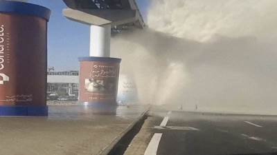 انفجار ماسورة مياه بالتجمع الخامس.. الهيئة القومية للأنفاق تؤكد سلامة مشروع مونوريل شرق النيل