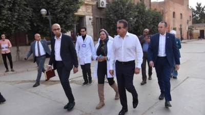  وزير الصحة يوجه برفع كفاءة المستشفى الواسطى المركزي بمحافظة بني سويف ومراجعة عقود الأمن والنظافة