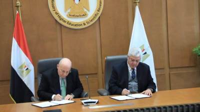 وزير التعليم العالي يوقع اتفاقية تعاون استراتيجية بين بنك المعرفة المصري والمجلس العربي للاختصاصات الصحية لدعم التحول الرقمي في التدريب الطبي