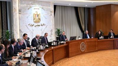 رئيس الوزراء يتابع الجهود الحكومية الخاصة بتيسير الإجراءات وتسهيل دخول السائحين وتحسين التجربة السياحية والصورة الذهنية