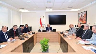 سويلم يتابع أعمال إزالة التعديات على مجرى نهر النيل وأراضي طرح النهر بقطاع (شبرا - حلوان)