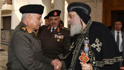 القائد العام للقوات المسلحة وزير الدفاع والإنتاج الحربى يهنئ البابا تواضروس الثانى بمناسبة عيد الميلاد المجيد