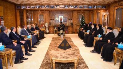 وزير الخارجية يهنئ البابا تواضروس الثاني بمناسبة عيد الميلاد المجيد