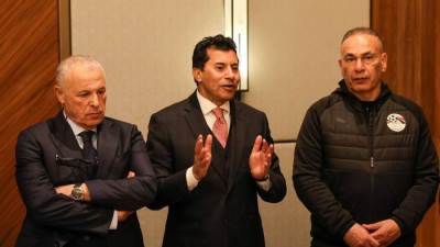 في لقائهم باللاعبين .. وزير الرياضة وأبو ريدة يجتمعون بمنتخب مصر 