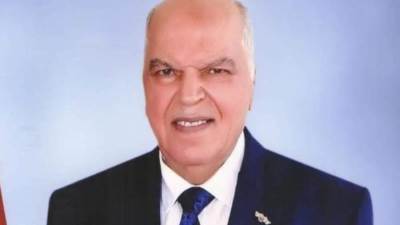 نقيب المعلمين يهنئ قداسة البابا تواضروس الثاني والأخوة المسيحيين بعيد الميلاد المجيد