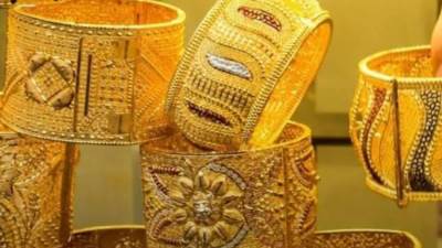 جني الأرباح يهبط بسعر الذهب في مصر بعد ارتفاعات قياسية