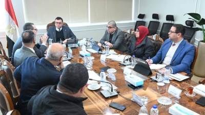 وزير الإسكان يستعرض التصور المبدئي لمشروع سكني جديد للإسكان المتوسط
