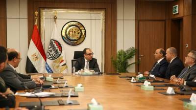 وزير قطاع الأعمال العام يشهد توقيع "النهضة للصناعات" اتفاقية لشراء طاقة متجددة لمدة 30 عامًا