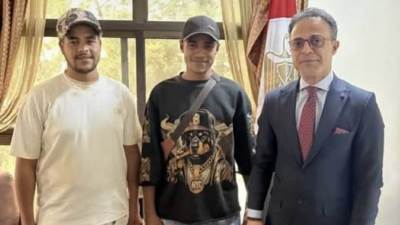 السفارة المصرية فى مالى تنجح فى إعادة مواطنين عالقين على بُعد 350 كم من باماكو