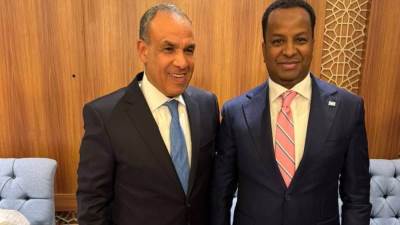 دعماً لوحدة وسيادة الصومال … وزير الخارجية يلتقي نظيره الصومالي