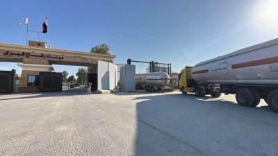 قافلة "زاد العزة" الـ 114 تدخل إلى الفلسطينيين في قطاع غزة