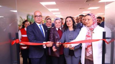 وزيرة التضامن ورئيس جامعة عين شمس يشهدان توقيع بروتوكول تعاون بين الهلال الأحمر المصري والجامعة