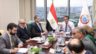 وزير الصحة يعقد اجتماعاً مع مجلس إدارة مستشفى جوستاف روسي لعلاج الأورام