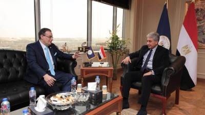 وزير السياحة يبحث مع رئيس الجهاز المركزي للتنظيم والإدارة تطوير الهياكل التنظيمية ولوائح الموارد البشرية