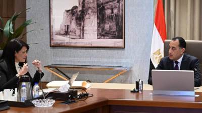 رئيس الوزراء يلتقي وزيرة التخطيط لمتابعة آليات ترجمة مستهدفات "السردية الوطنية للتنمية الشاملة" إلى برنامج تنفيذي