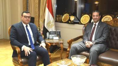 وزير الإسكان يستقبل محافظ دمياط لبحث ملفات العمل المشترك وتعزيز أوجه التعاون