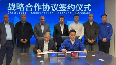 وزير الكهرباء يشهد مراسم توقيع اتفاقية تعاون لتوطين صناعة بطاريات تخزين الطاقة بين شركة كيميت المصرية ومجموعة شركات كرنكس الصينية