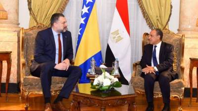 وزيرا الخارجية المصري والبوسني يبحثان سبل تعزيز العلاقات الثنائية والتطورات الإقليمية والدولية