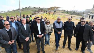  وزير الإسكان ومحافظ القاهرة يتفقدان مشروع حدائق "تلال الفسطاط" بمنطقة مصر القديمة