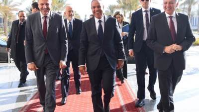 وزير الخارجية يعقد مشاورات سياسية مع وزير الخارجية اليوناني