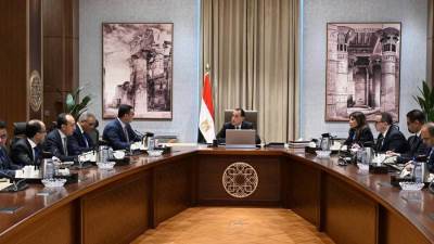 رئيس الوزراء يتابع عددا من ملفات العمل مع وزير الإسكان