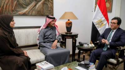 وزير الثقافة يلتقي سفير قطر بالقاهرة لتعزيز التعاون الثقافي وبحث استعدادات العام الثقافي المصري القطري