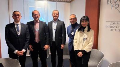 وزيرا المالية والاستثمار يبحثان مع مسؤولي شركة كوكاكولا العالمية زيادة استثماراتها في مصر