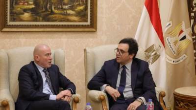 وزير الثقافة يلتقي نظيره برومانيا ضيف شرف معرض القاهرة الدولي للكتاب في دورته الـ57