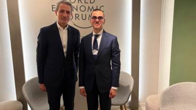 وزير الاستثمار يلتقي مسؤولي شركة سان جوبان في قمة دافوس لتعزيز الاستثمارات في مصر