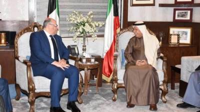 السفير المصري بالكويت يبحث مع رئيس الجهاز المركزي للمقيمين بصورة غير قانونية موضوعات متعلقة بدارسيهم في مصر