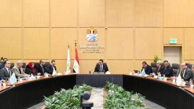 وزير الإسكان يتابع مع شركة "سيتي إيدج" موقف مبيعات وتسويق عدد من مشروعات هيئة المجتمعات العمرانية بالمدن الجديدة