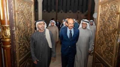 سفير الإمارات بالقاهرة يؤكد أهمية تعزيز التعاون الثقافي والمعرفي بين المؤسسات في مصر والإمارات