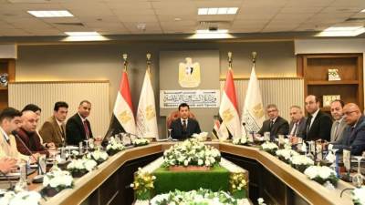 أشرف صبحي يشهد تسليم شهادة "الأيزو" لمركز التنمية الشبابية والرياضية بشبرا الخيمة