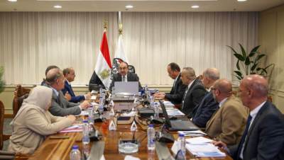 وزير قطاع الأعمال يتابع الموقف التنفيذي لمشروع إنتاج حبيبات وأقراص الكلور بشركة مصر لصناعة الكيماويات