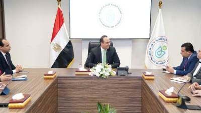 رئيس الرعاية الصحية يتابع الكفاءة التشغيلية وجودة الخدمات الصحية بالمحافظات المنضمة حديثًا لمنظومة التأمين الصحي