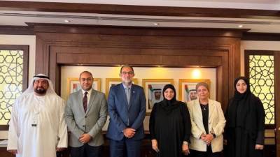  جلفود ... رئيس هيئة سلامة الغذاء يلتقي قيادات بلدية دبي لتبادل الخبرات وتعزيز سلامة الغذاء