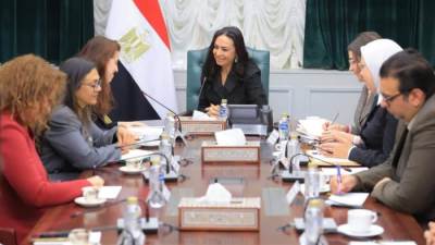 وزيرة التضامن الاجتماعي تلتقي رئيسة بعثة اللجنة الدولية للصليب الأحمر بالقاهرة