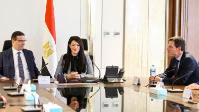 "المشاط" توقّع مذكرة تفاهم مع شركة "شنايدر إلكتريك" لدفع العمل المناخي وتعزيز الأمن الغذائي