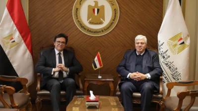 وزيرا التعليم العالي والثقافة يبحثان دعم الأنشطة الثقافية والفنية بالجامعات المصرية