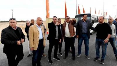 وزير الإسكان يتفقد مشروعات تطوير الطرق والمحاور الرئيسية والمداخل بمدينة الشيخ زايد 