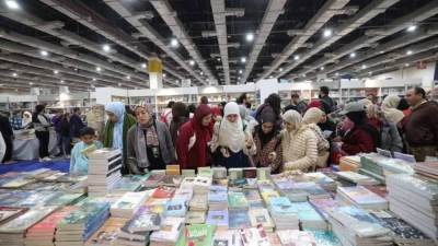 5 ملايين زائر لمعرض القاهرة الدولي للكتاب خلال 10 أيام… رقم قياسي جديد في دورته الـ57