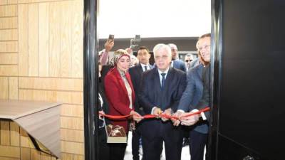 وزير التعليم العالي ومحافظ الأقصر وسفير إسبانيا ورئيس الجامعة يفتتحون مركز تمكين للإبداع والتكنولوجيا بكلية الفنون الجميلة بجامعة الأقصر