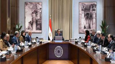 رئيس الوزراء يتابع خطط إعادة الهيكلة وتطوير الأداء المالى لهيئة السلع التموينية