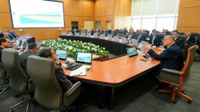 وزير البترول يناقش مع شركات عالمية خطة تعزيز الإنتاج