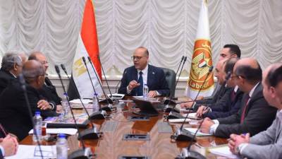 وزير العمل يلتقي ممثلي "شُعب شركات إلحاق العمالة"