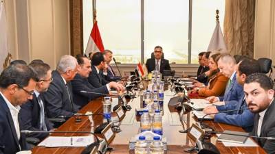 وزير التموين والتجارة الداخلية يعقد اجتماعًا موسعًا لمتابعة خطط تطوير صناعة السكر